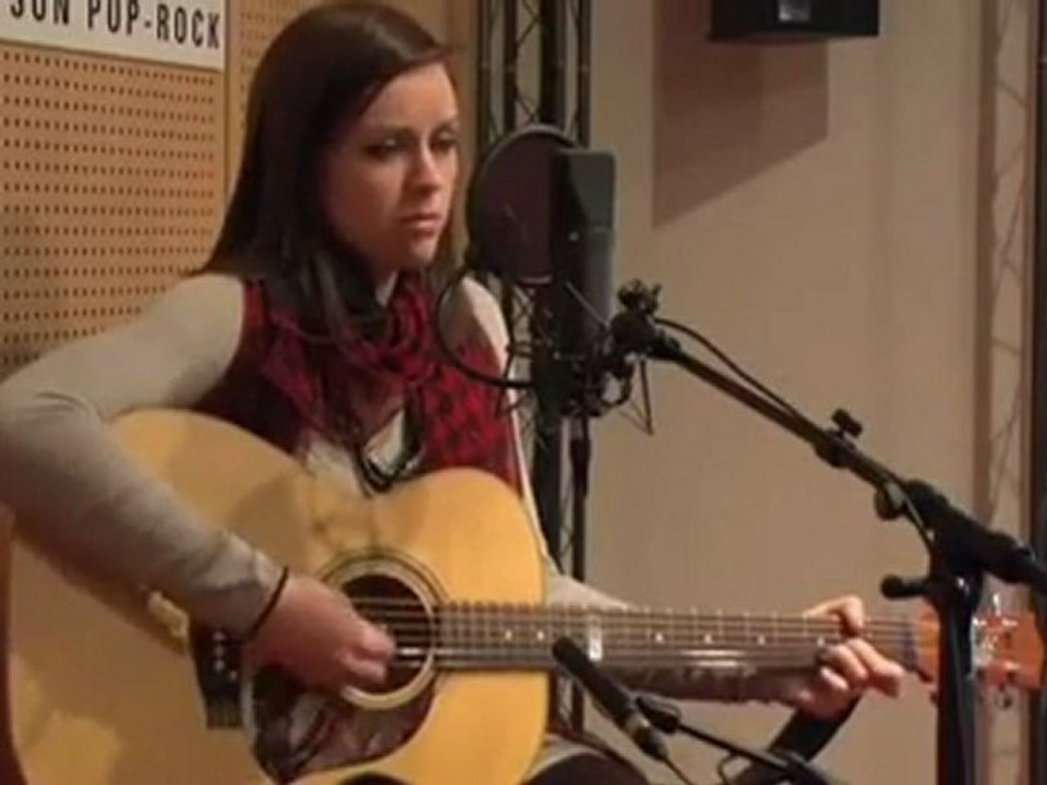 Amy Macdonald session acoustique RTL2 (Don't Tell Me That It's Over, This Is The Life) (www.rtl2.fr/videos)
