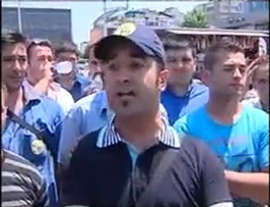 Taşeron PTT'cilerden motorlu maaş protestosu
