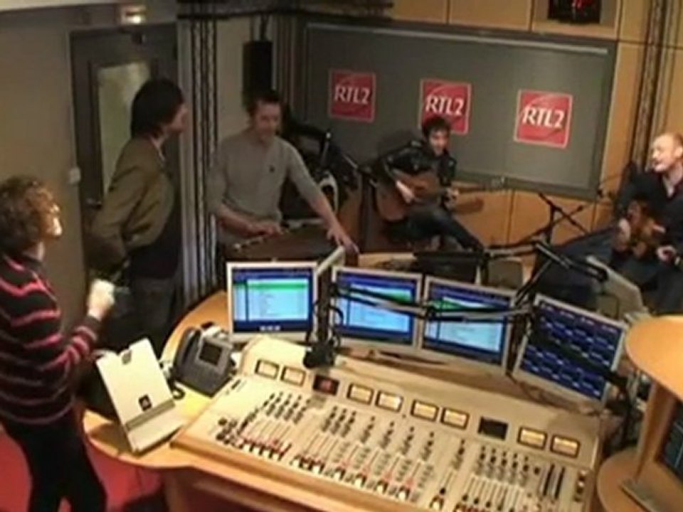 Gaetan Roussel -  Dis-moi encore que tu m'aimes, Help Myself, Les belles choses. (www.rtl2.fr//videos)