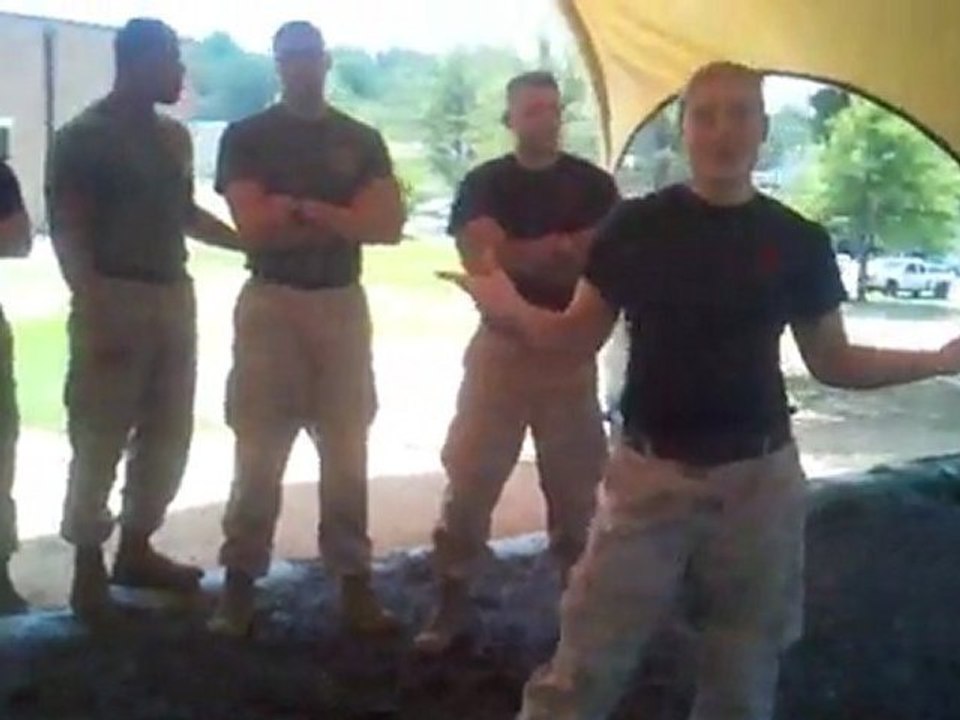 Exklusiv: Nun auch Kim Kardashian und ein Soldat ?