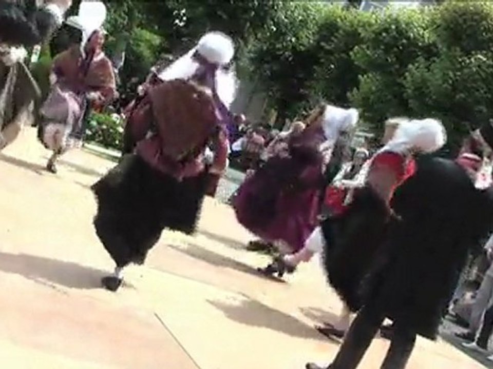 FOLKLORE NORMAND "LES TRIOLETTES"