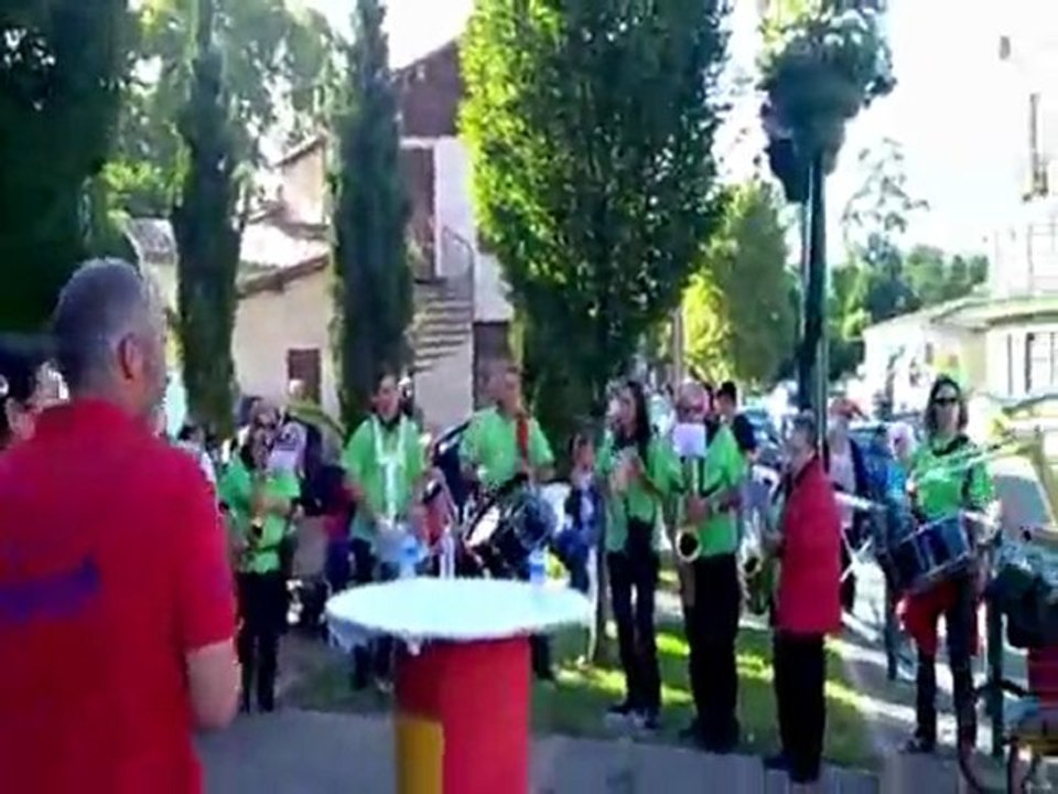 animation avec la banda los amigos a la fete de montech le 17-07-2011 (video 2)