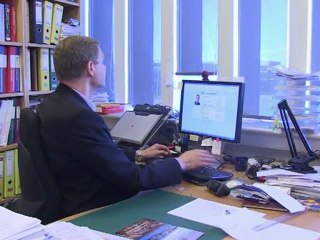 Le volcan islandais attire les touristes