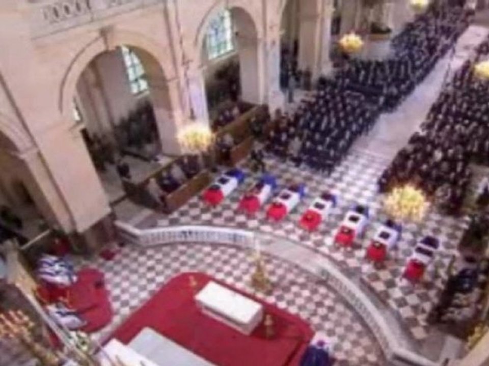 Sarkozy assassin international mais libre...