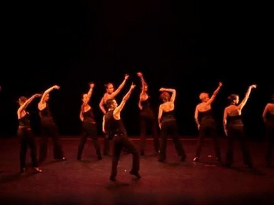 EXTRAIT GALA MJC PIBRAC Juin 2011- Burlesque