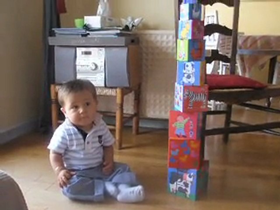 Edouard et les cubes
