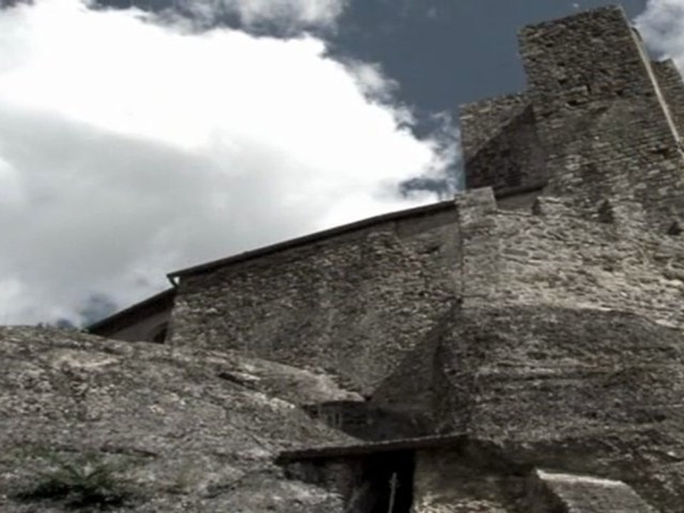 Eglise rupestre de Vals : Routes du Catharisme et du Moyen âge