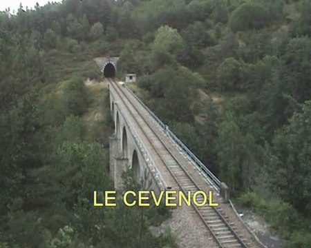 LE CEVENOL DANS LES GORGES DE L'ALLIER