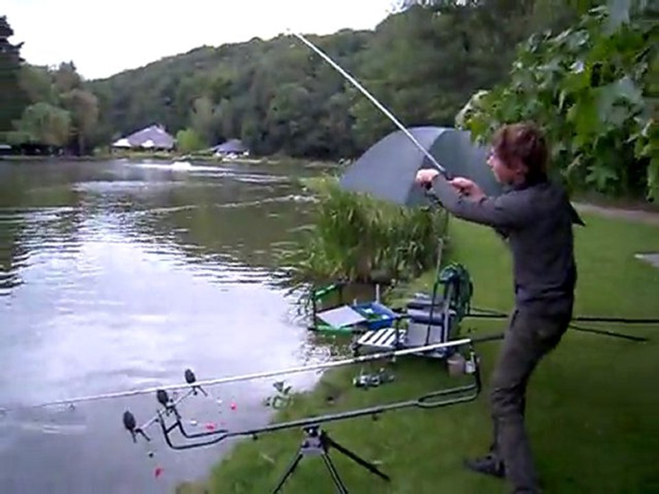 Départ de carpe en direct + déchroche !