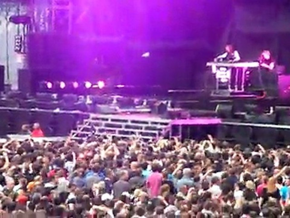 David Guetta, 1er partie des Black Eyed peas SDF 22 juin 2011