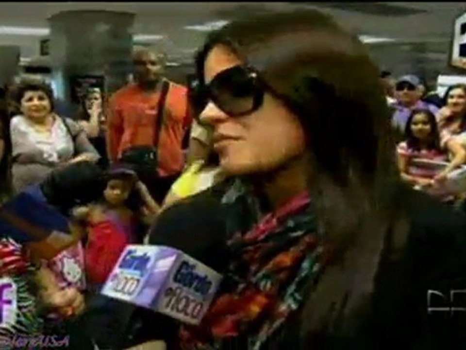 Maite Perroni llegando a Miami || EGyLF