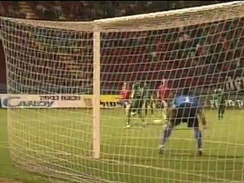 Haifa trotz Niederlage weiter