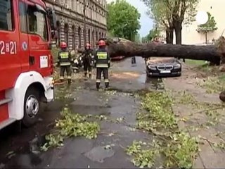 Polonia: las tormentas que azotan el país dejan un...