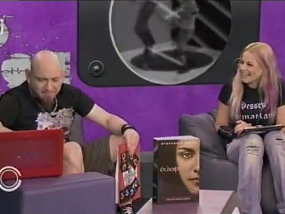 MTV Greece - "Your Noise Live" (22/06/2010) - Ορφέας & Βανέσα μιλάνε για RAMMSTEIN