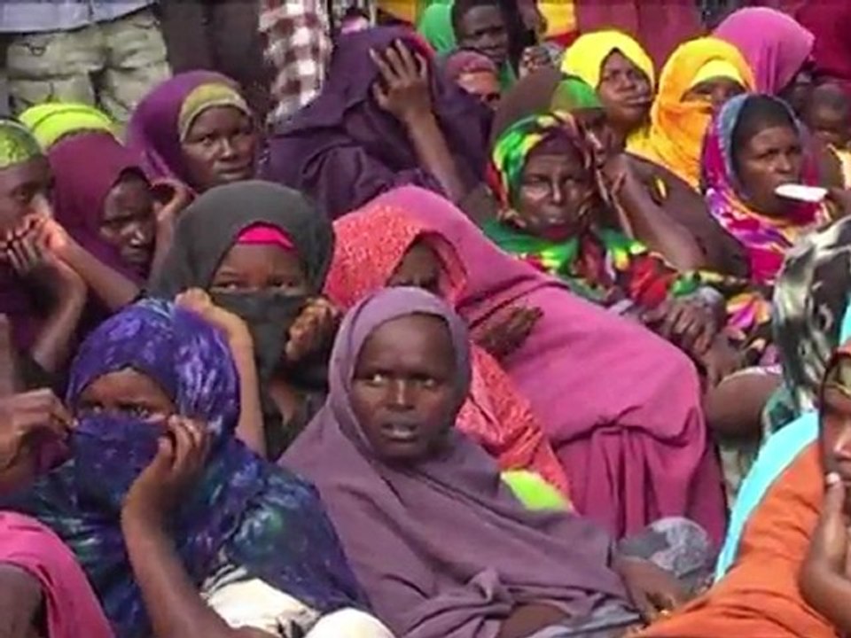 UNICEF distributes emergency aid to refugees in Mogadishu