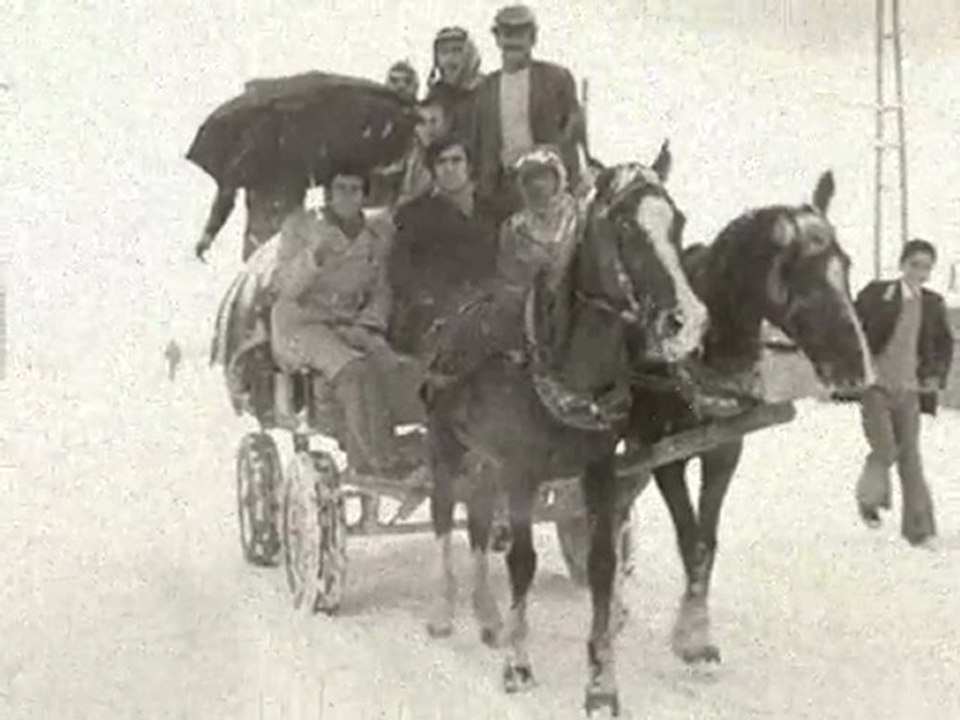 Oguz Aksaç mektebin bacaları vay lele   (muş resimleri eşlğinde muş türküsü )  Serbülent Öztürk Yapımı