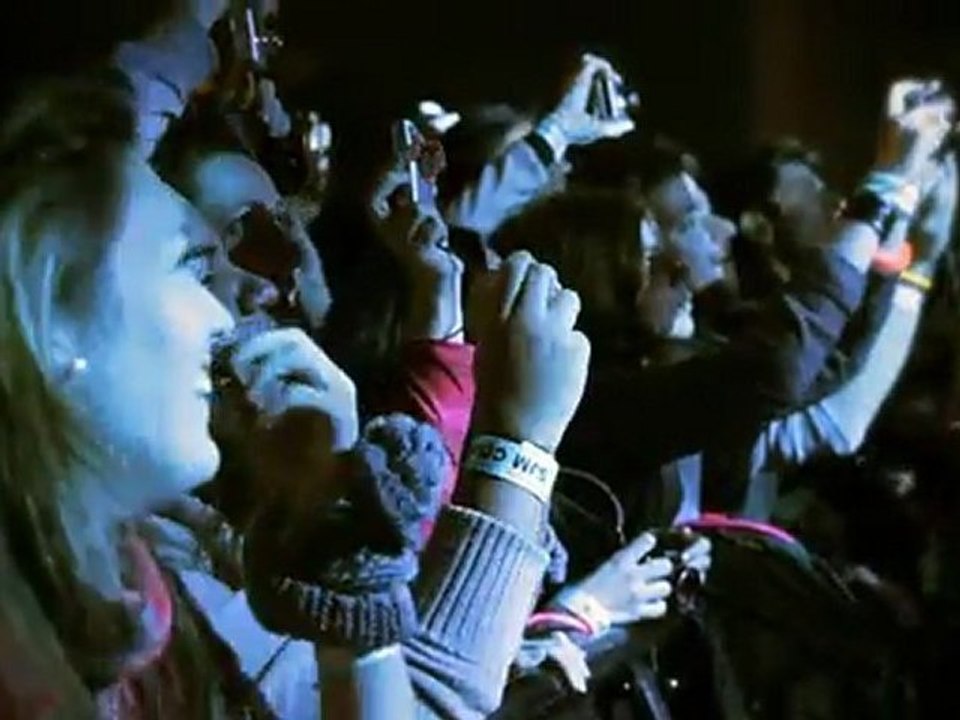 Coldplay - Christmas Lights Live from Liverpool