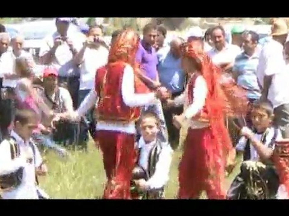 sorkun şenliği folklor gösterisi
