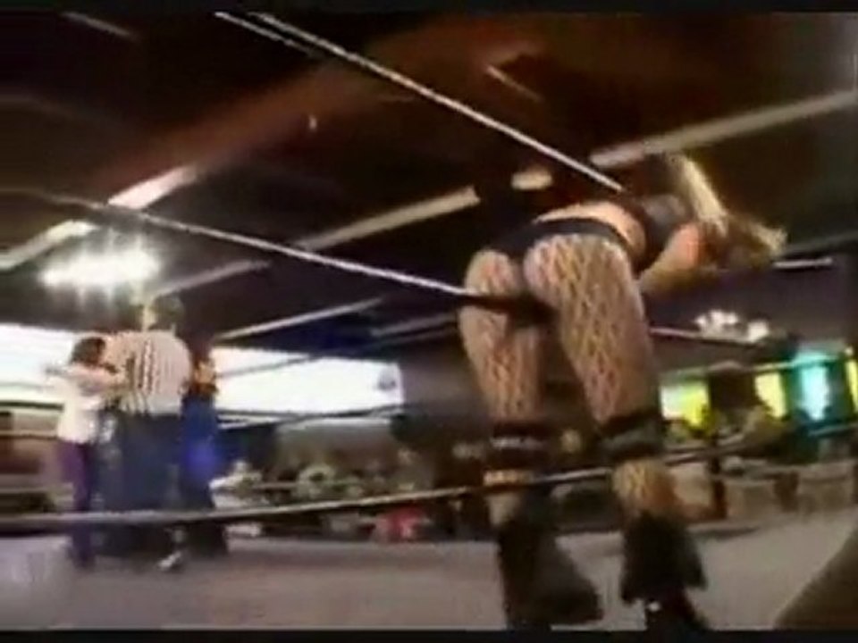 Frauen wrestling clip 1
