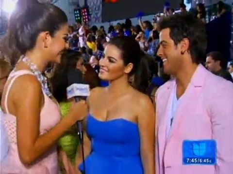 Maite Perroni en la alfombra azul de Premios Juventud 2011 (DA)