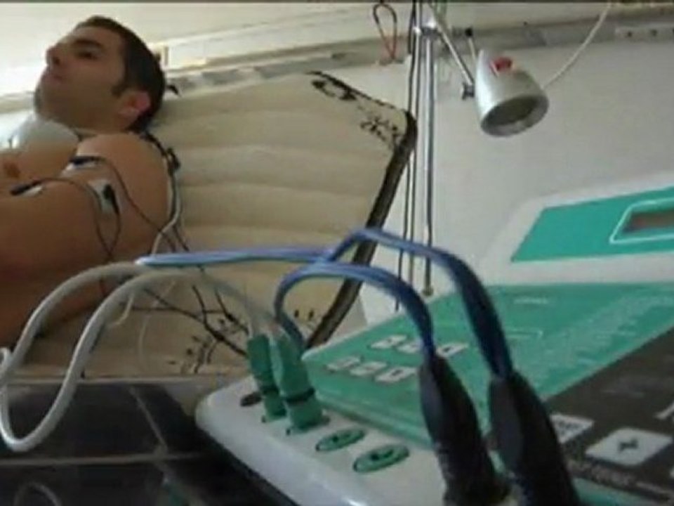 HÉCTOR FAUBEL CON MAGNETO CLINIC, DISPOSITIVO MEDICO DE TRATAMIENTO MUSCULAR