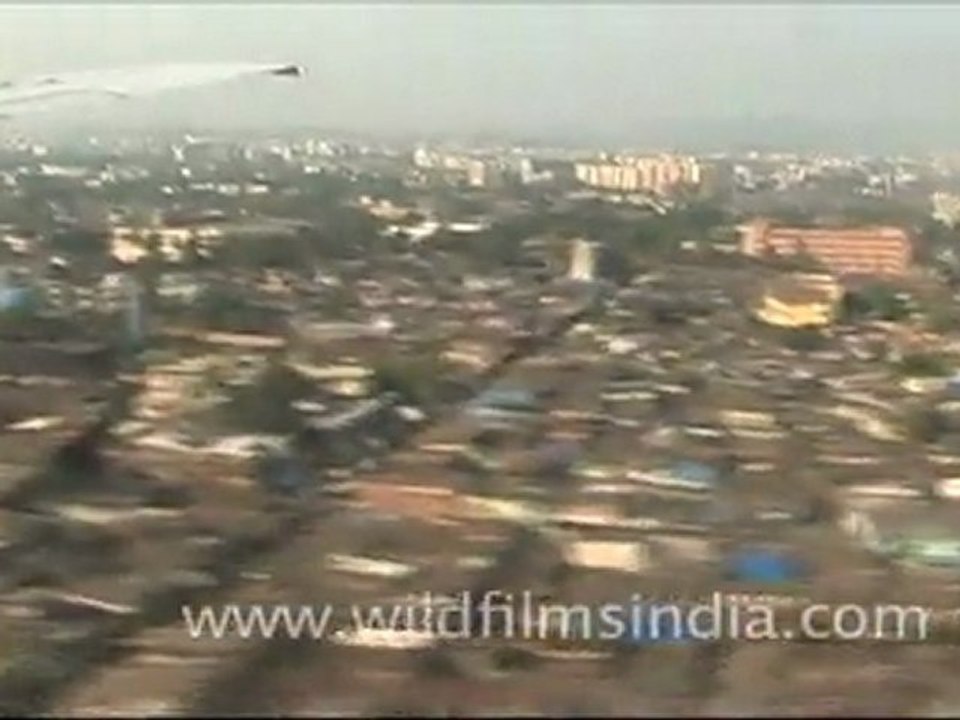 Plane landing in Mumbai
