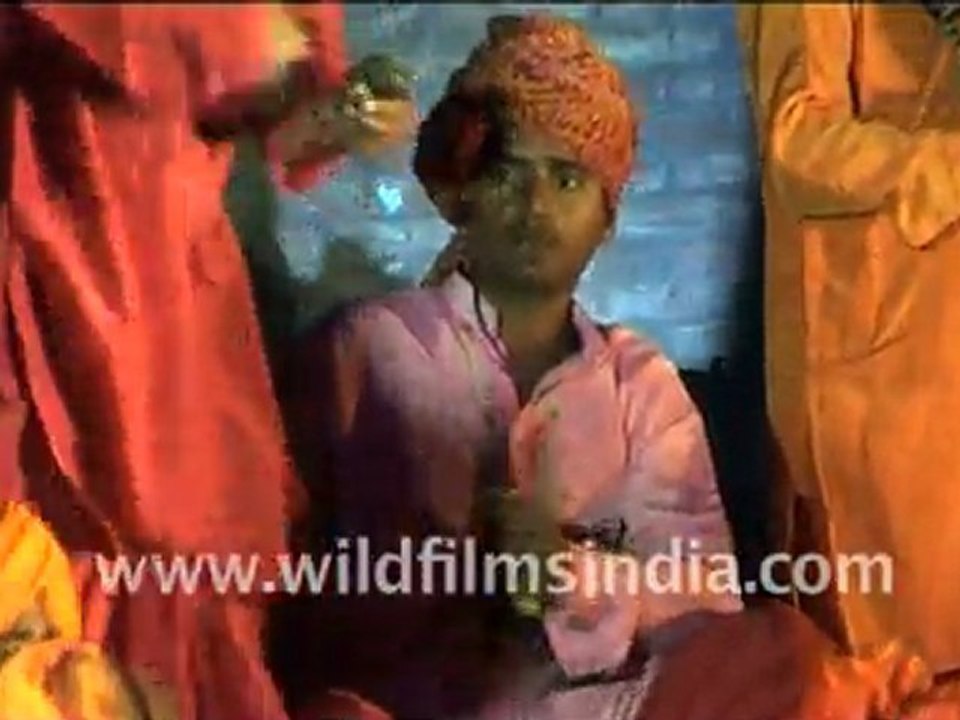 Snake charmers by the hundred!