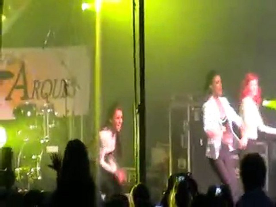 Shy'm Do It Like A Dude (Jessie J) - fete de la jeunesse Arques - 09 juillet 2011.AVI