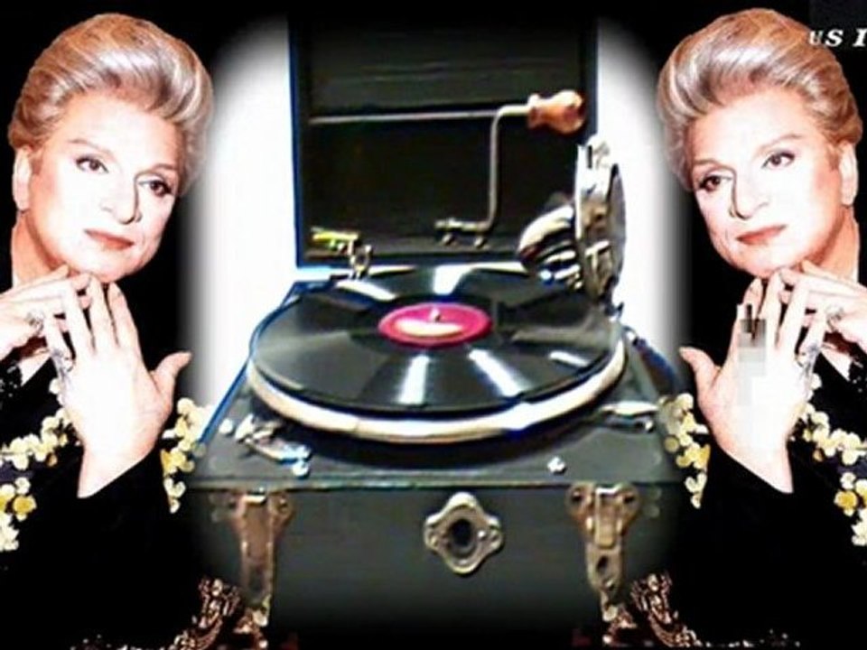 Zeki Müren - Ayrıldı gönül şimdi yine bir tek eşinden.HD