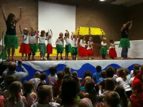 Zélie à la fete du centre aéré 2011