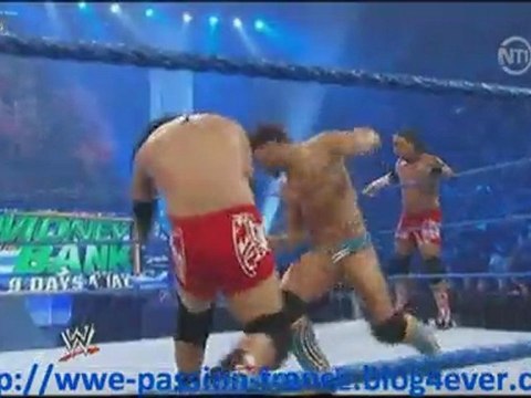 Catch attack Smackdown 22/07/11 - Justin Gabriel & Heath Slater VS The Usos