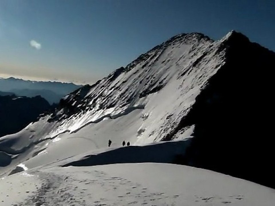 Depuis le Dôme des écrins (4015 mètres) le 15/07/2011