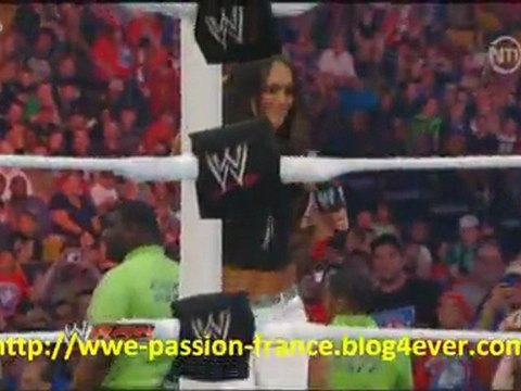 Catch attack Raw 22/07/11 - Kelly Kelly VS Melina