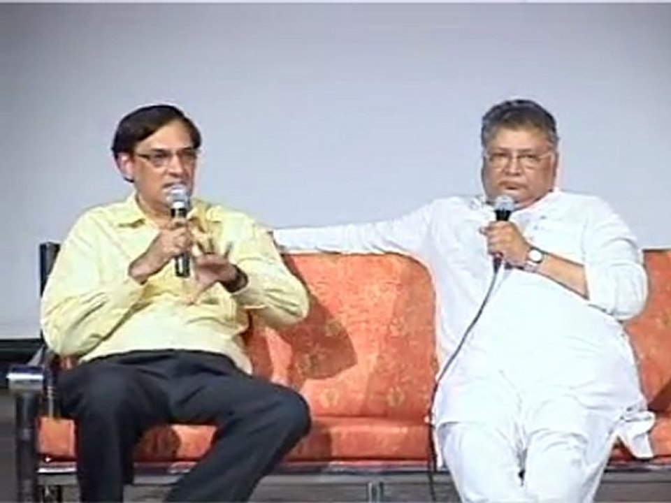 Dr. Shashi Vaidya interviewing Shri Vikram Gokhale Part 1