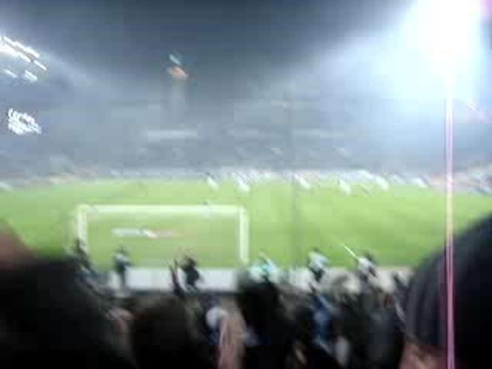 Aux Armes Virage Sud OM - Bolton