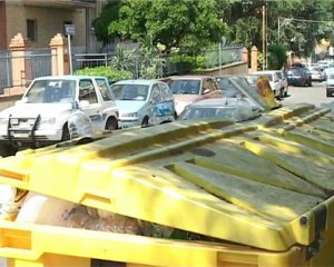 RIFIUTI: ANCHE A MATERA PER STRADA 22-07-2011