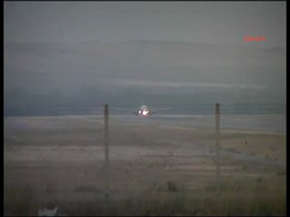 HABER- Uçakta Unutulan Çanta_ Bomba Paniği Yaşattı haberi_3