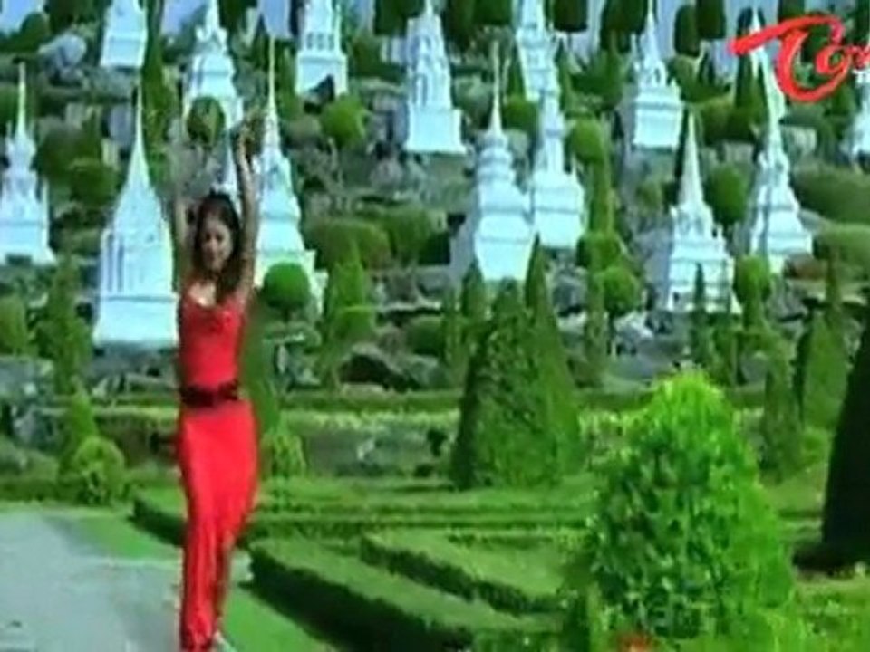 Namo Venkatesa - Nee kallalo Merisindi - Venkatesh - Trisha