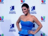 Maite Perroni posa para los medios en Premios Juventud 2011