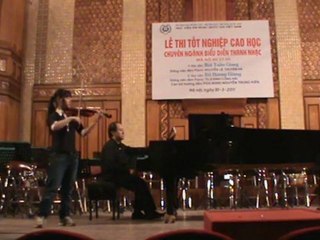 Do Phuong Nhi plays Chopin, Noturn in C sharp minor