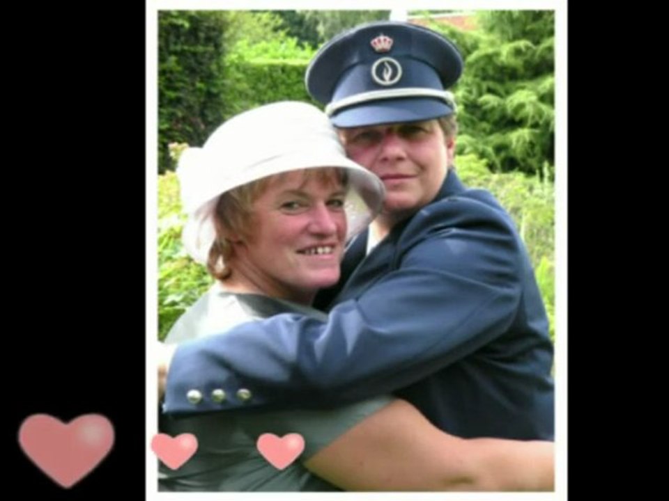 24 Juillet 2010 - 24 Juillet 2011 ... 1 an déjà ! Joyeux Anniversaire à vous deux les Chéries ...