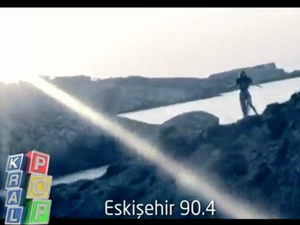 Hande Yener - Bana Anlat 2011 Orjinal Video Klip