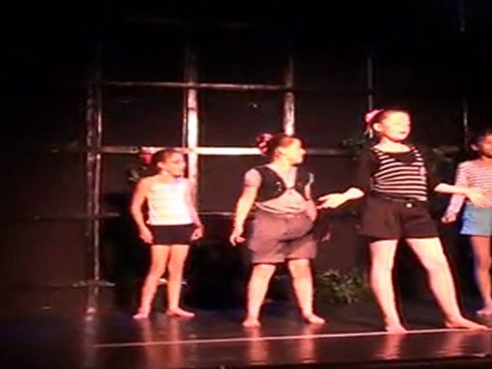 CLUB MAXI BOO ( 7 - 10 ans ) VVF CHORGES 14/07/2011 spectacle