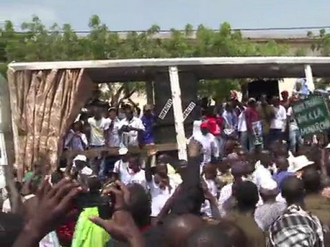 Dakar: opposants et partisans de Wade comptent leurs forces