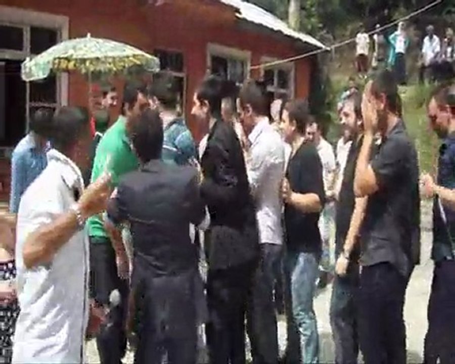 KUTOZLU GENÇLER