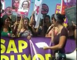 BİNLERCE KADIN, CİNAYETLERE DUR DEDİ