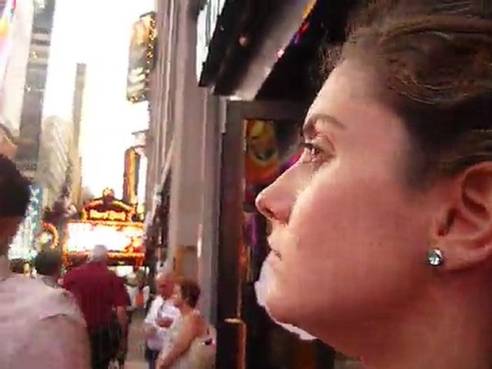 times square no comment