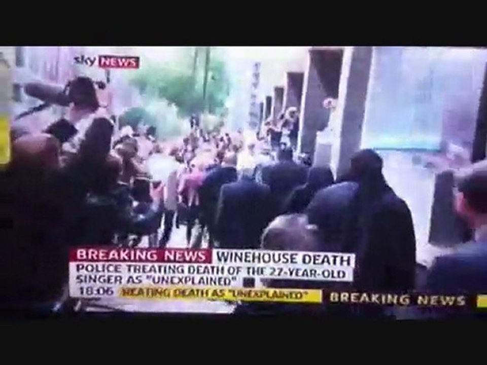 Amy Winehouse dies 2372011 Tribute