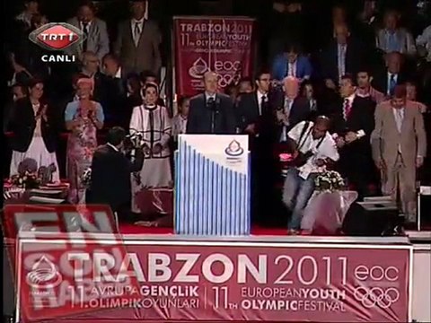 Olimpiyatlarda Şehitler için saygı duruşu