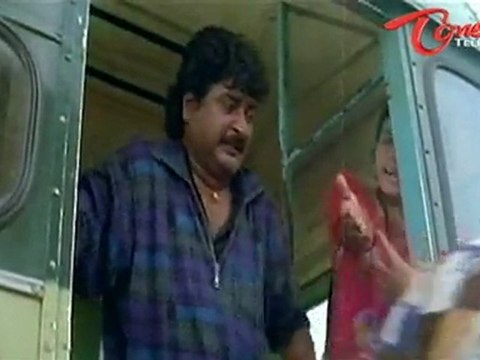 Lady beats Sudhakar for Eve Teasing in City Bus